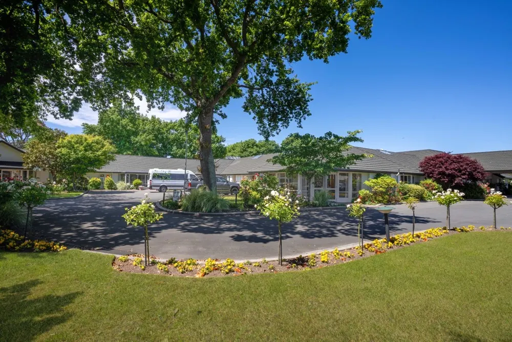 Life at Elms Court on Middlepark