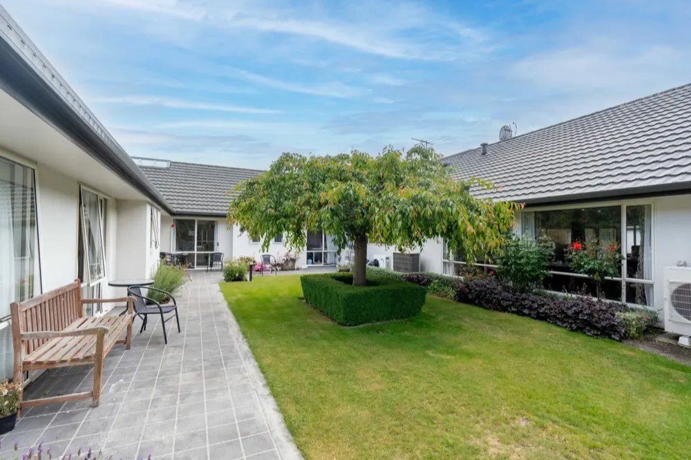 Life at Elms Court on Middlepark