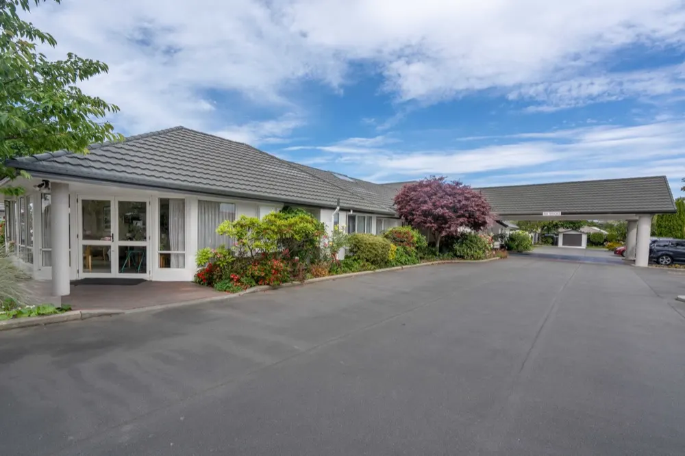 Life at Elms Court on Middlepark